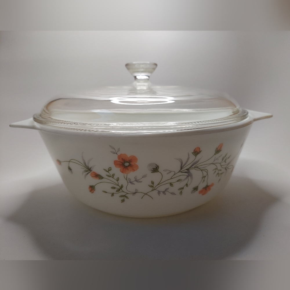 Pyrex Spring Garden 2.5 quart casserole dish